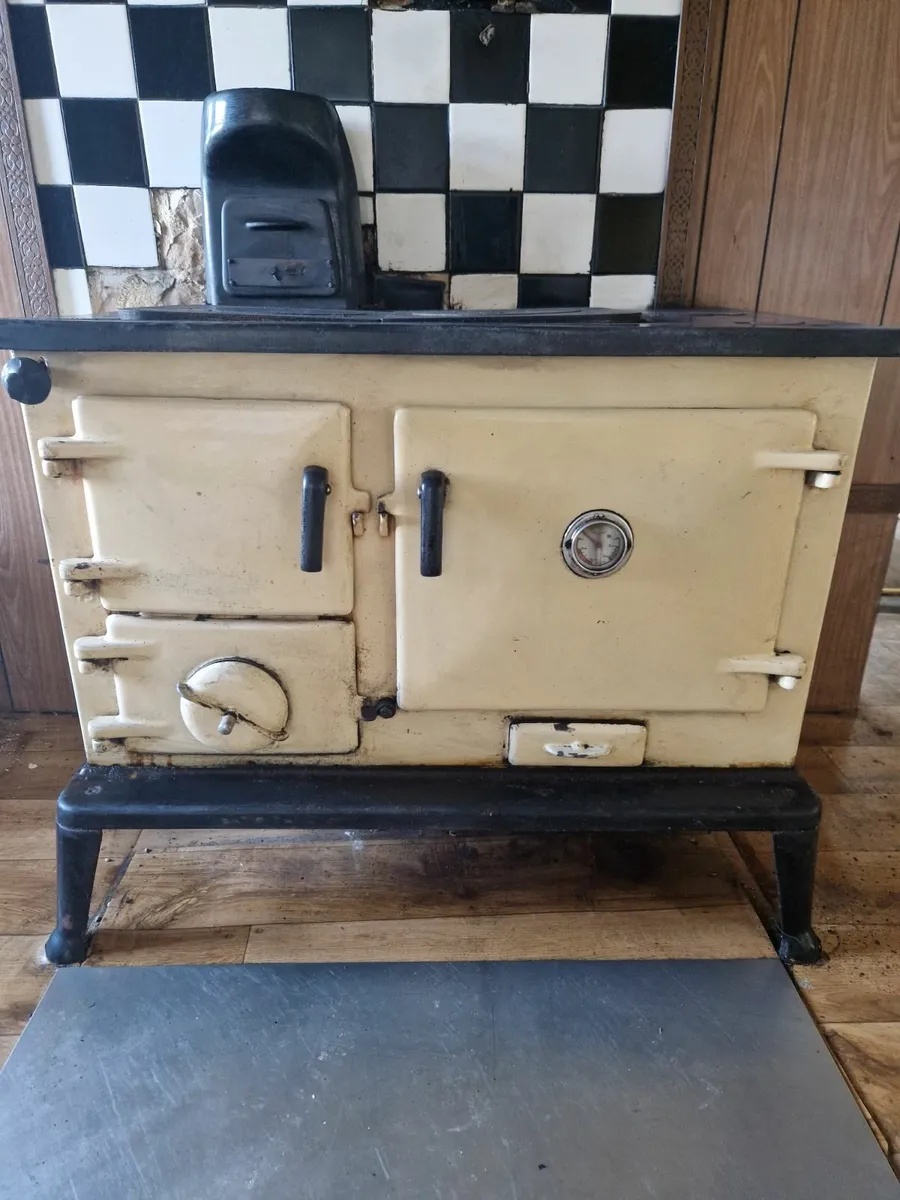Solid fuel range - Image 1