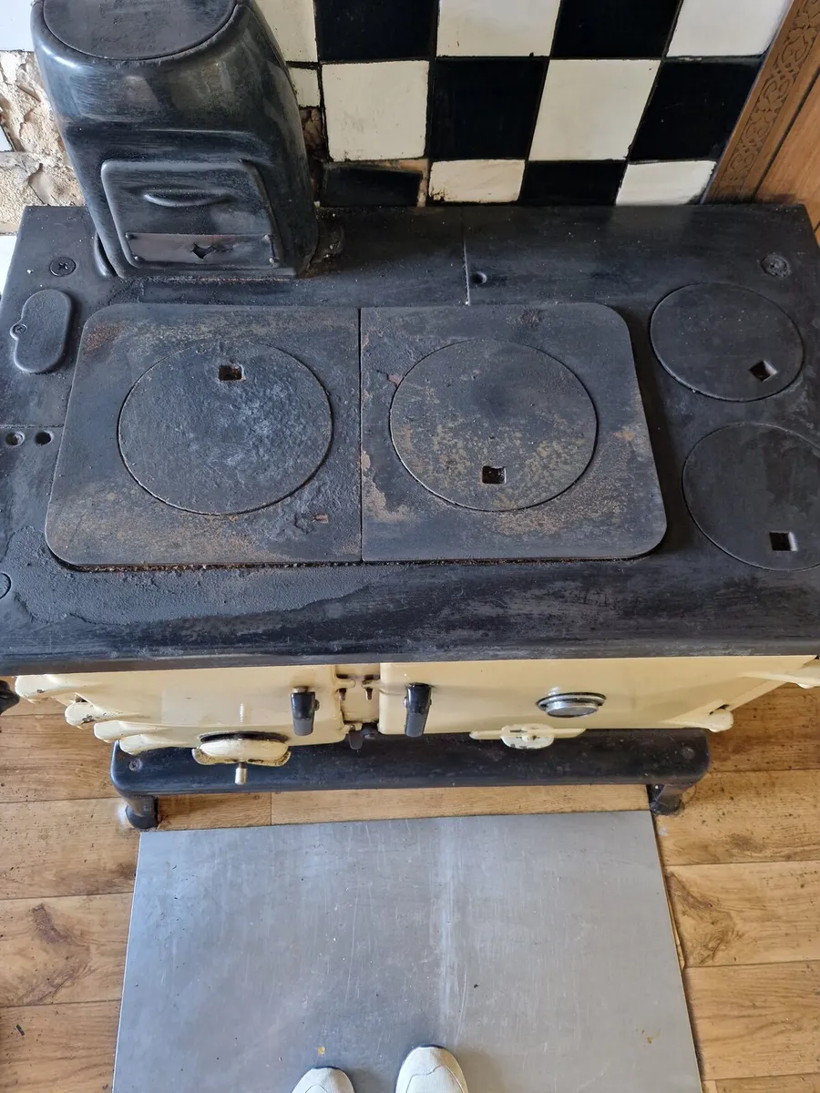 Solid fuel range - Image 2