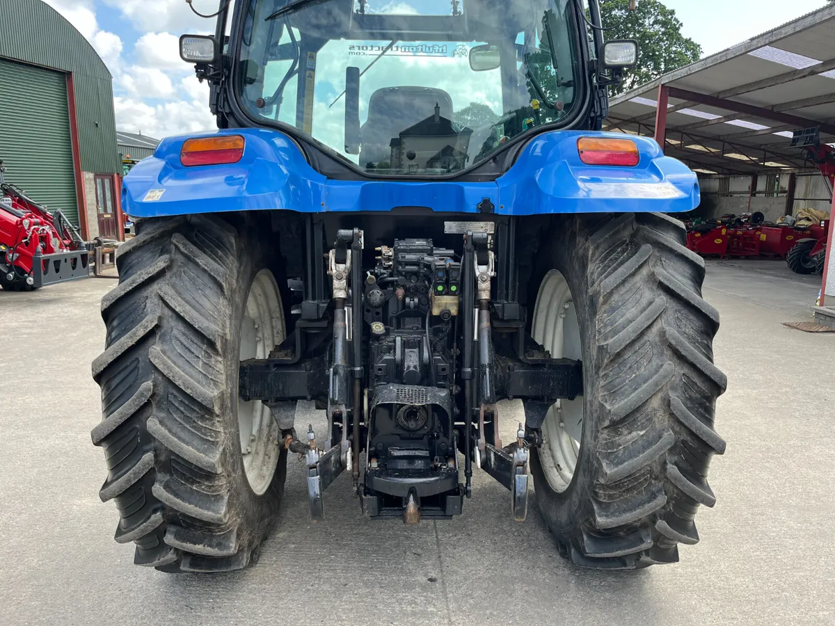 New Holland TS100A - Image 2