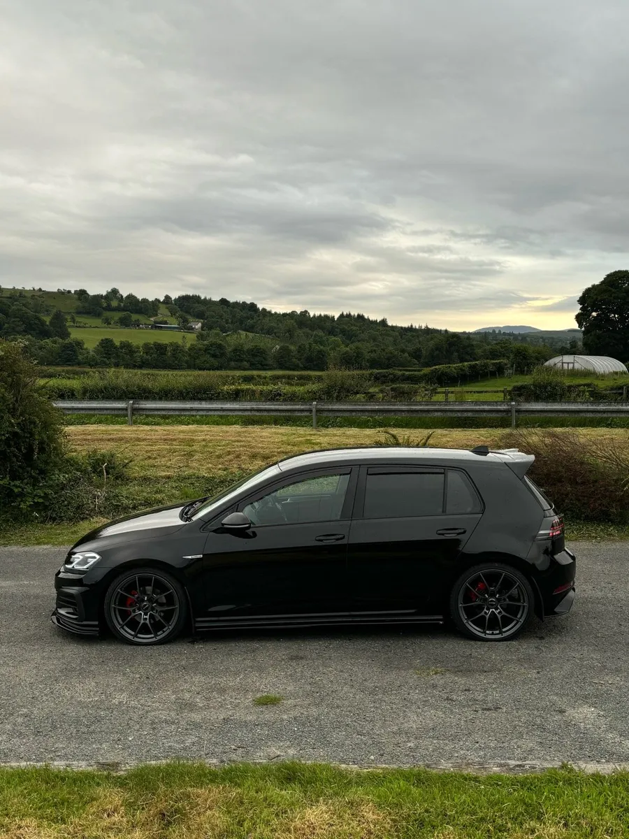 VW Golf Mk7 Manual - Image 2