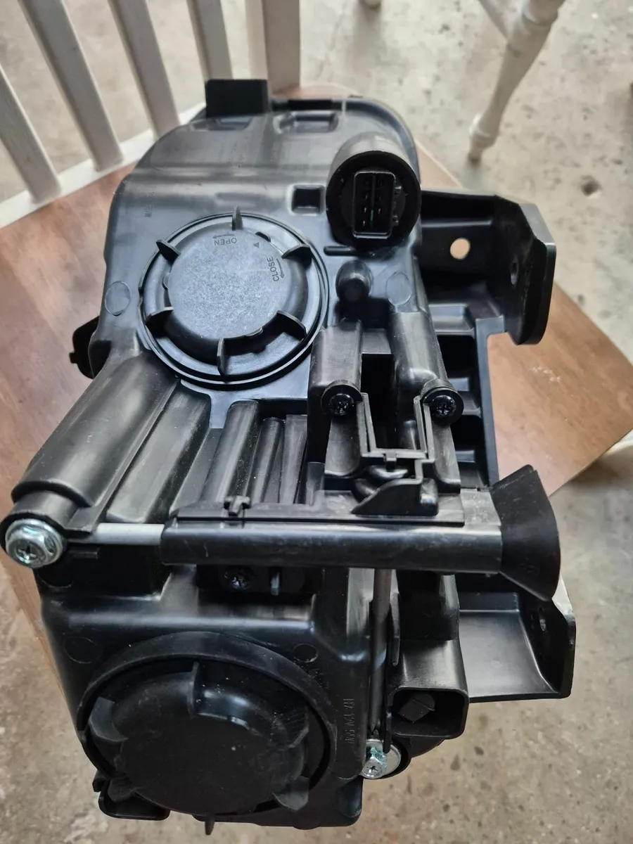 Kona headlight - Image 3