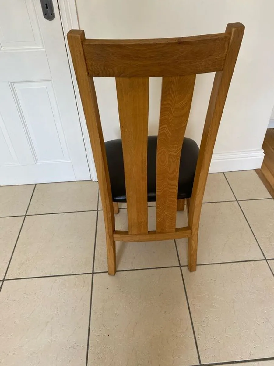 Kitchen table and chairs - Image 3