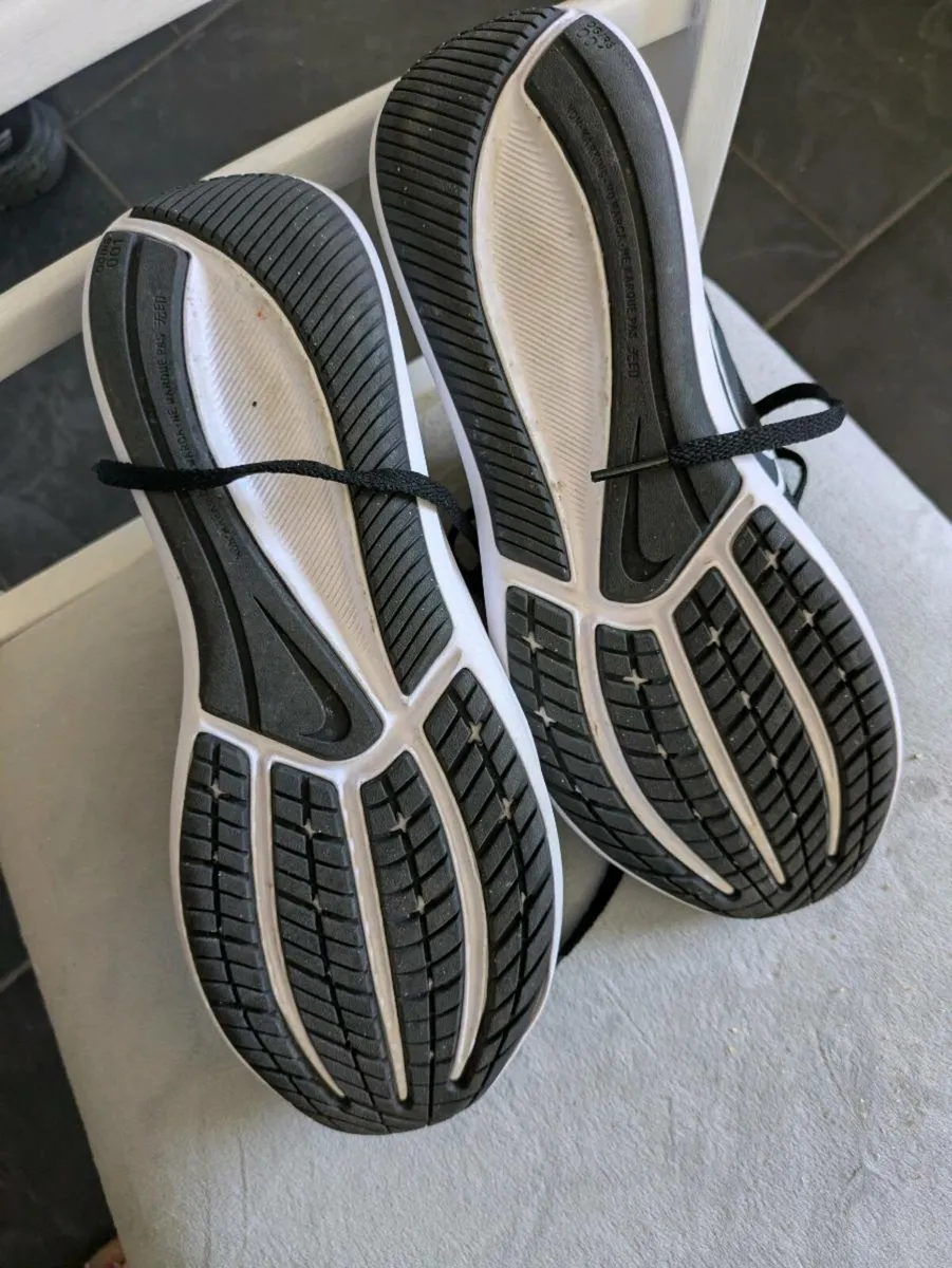 Nike trainers - Image 2