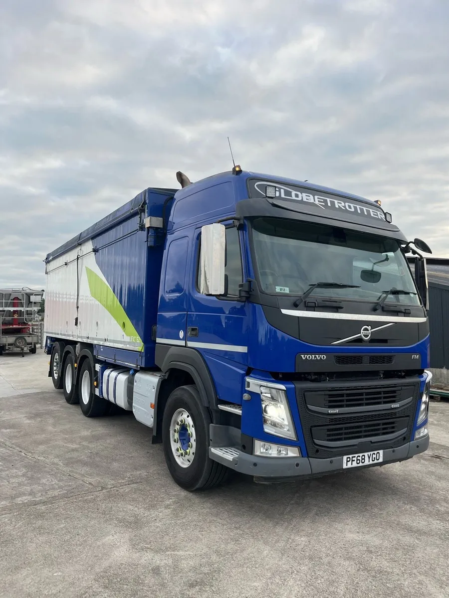 2019 Volvo FM Bulk Blower - Image 1