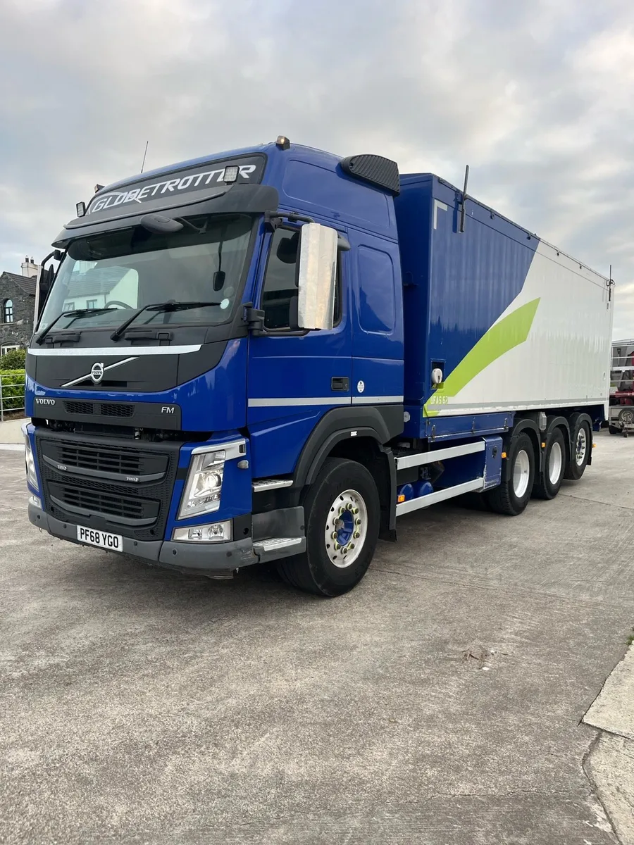 2019 Volvo FM Bulk Blower - Image 2