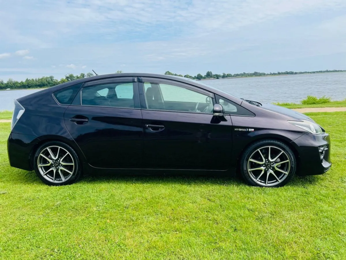 Toyota Prius Daa-zvw30 5DR Auto - Image 4