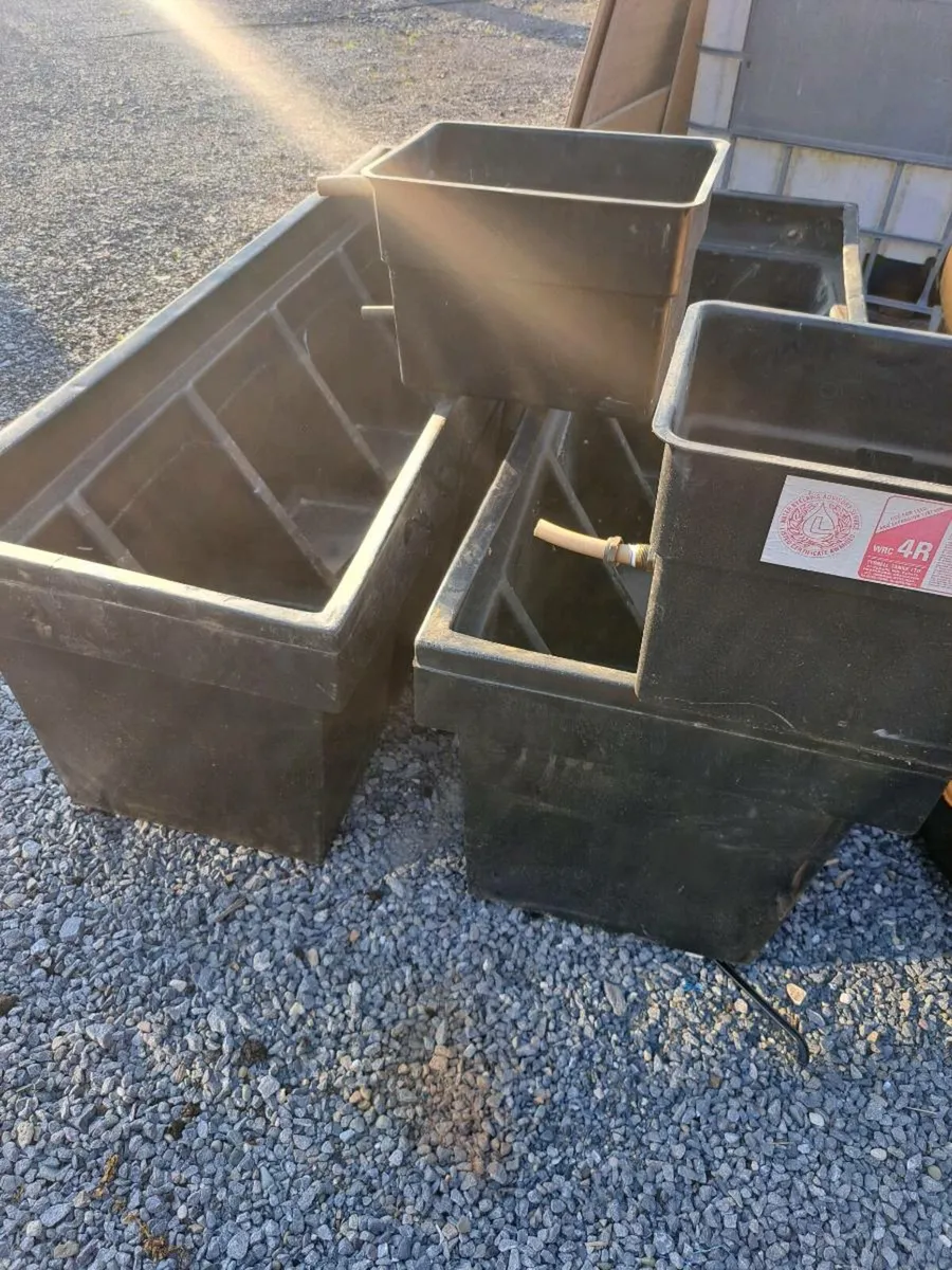4 Water tanks for house 2 1800mm 2 600mm - Image 4
