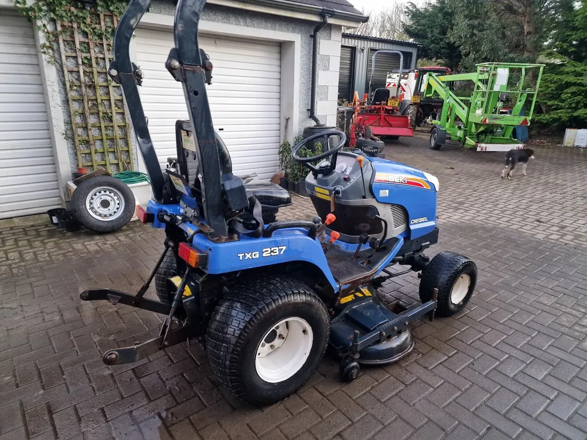 Iseki Compact Tractor Ride on Mower - Image 3