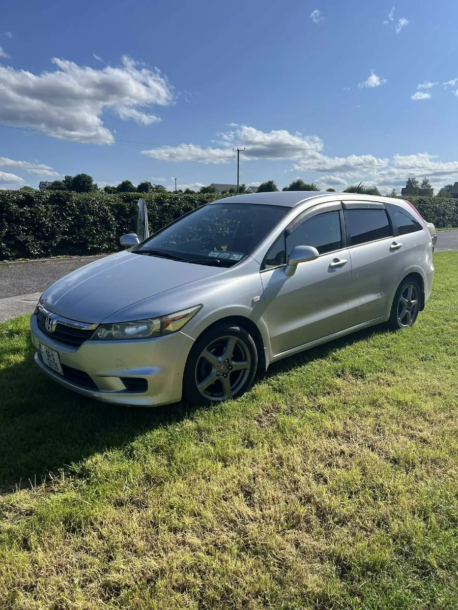 Honda Stream 2006 - Image 1