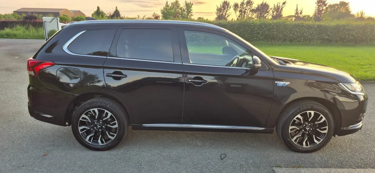 Mitsubishi Outlander 2017 - Image 4