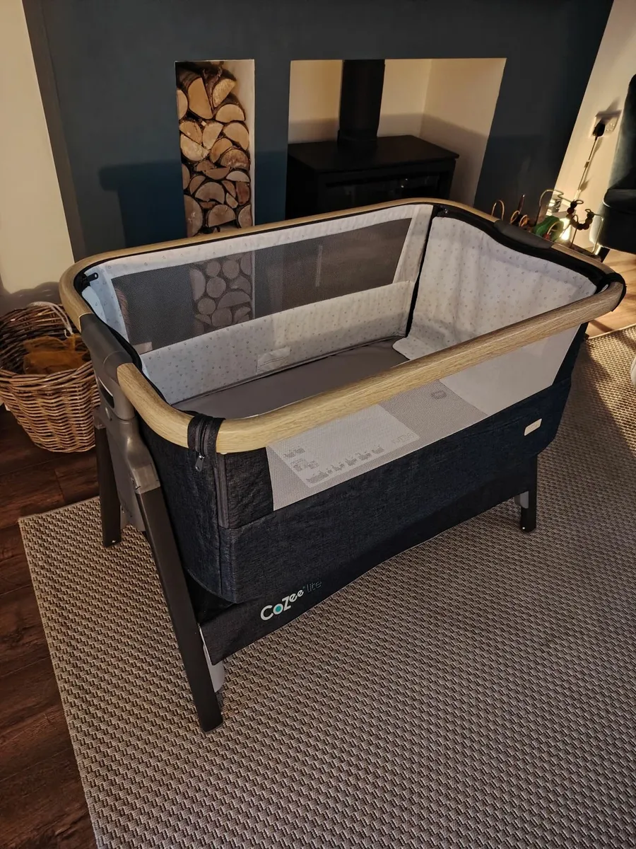 Tutti Bambini CoZee Lite Bedside Crib Grey and Oak - Image 1