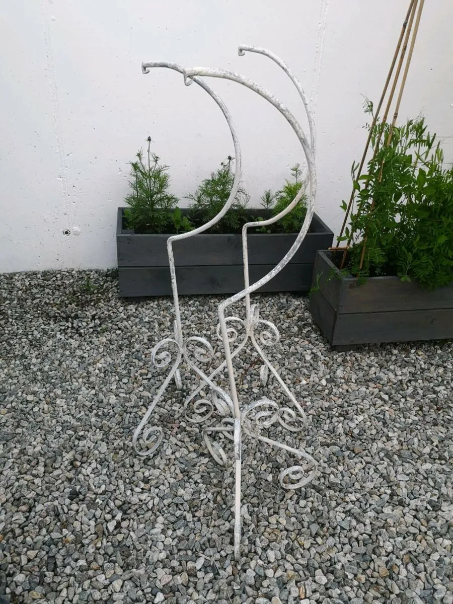 Garden lantern holders - Image 1