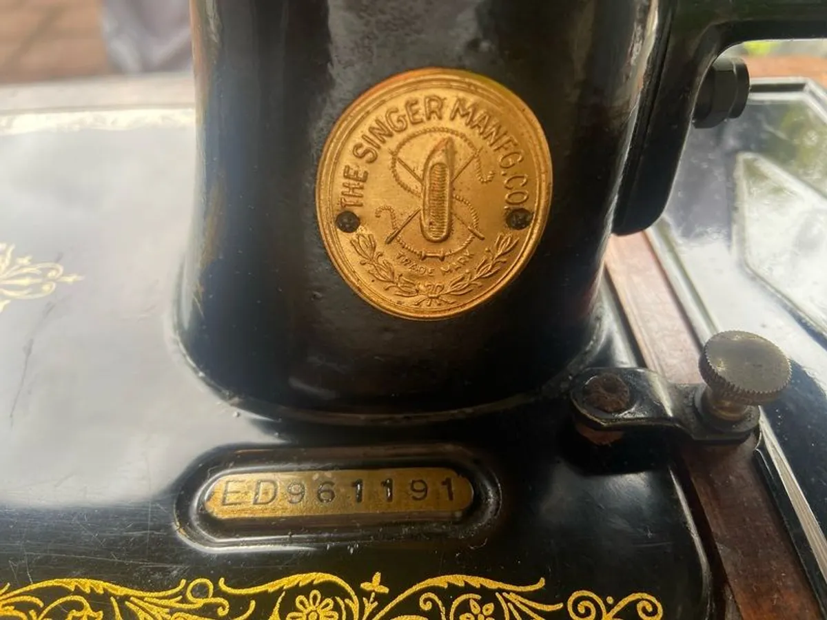 Antique Singer Sewing Machine - Image 3