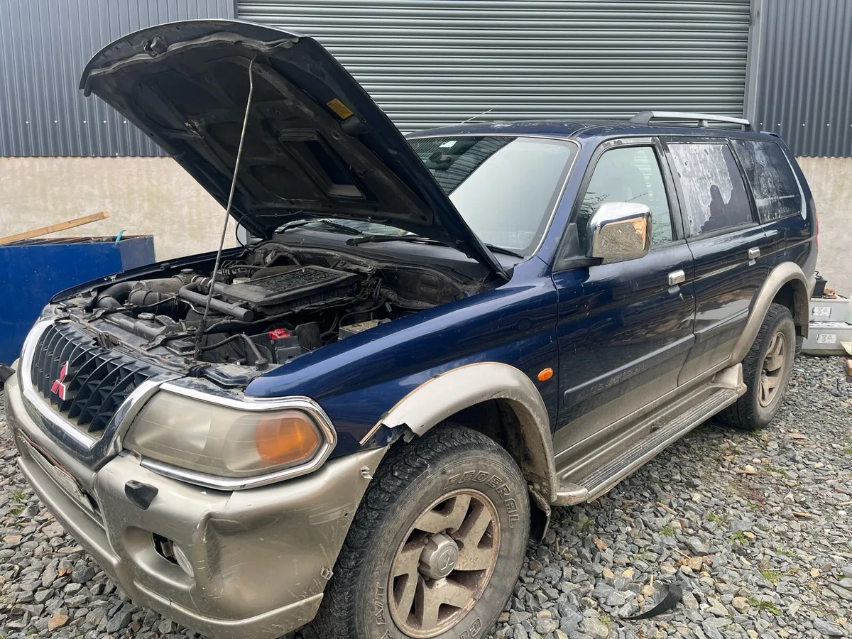 Mitsubishi Pajero - Image 2