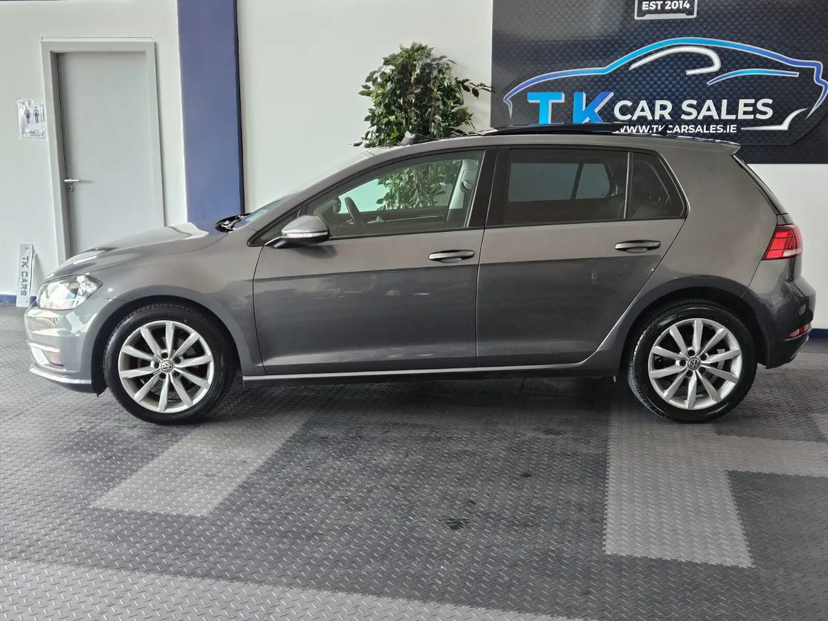 17 VOLKSWAGEN GOLF TRENDLINE PLUS - Image 3