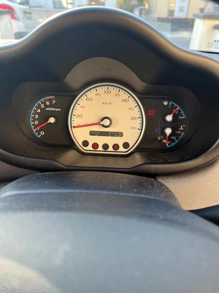 Hyundai i10 2008 - Image 2