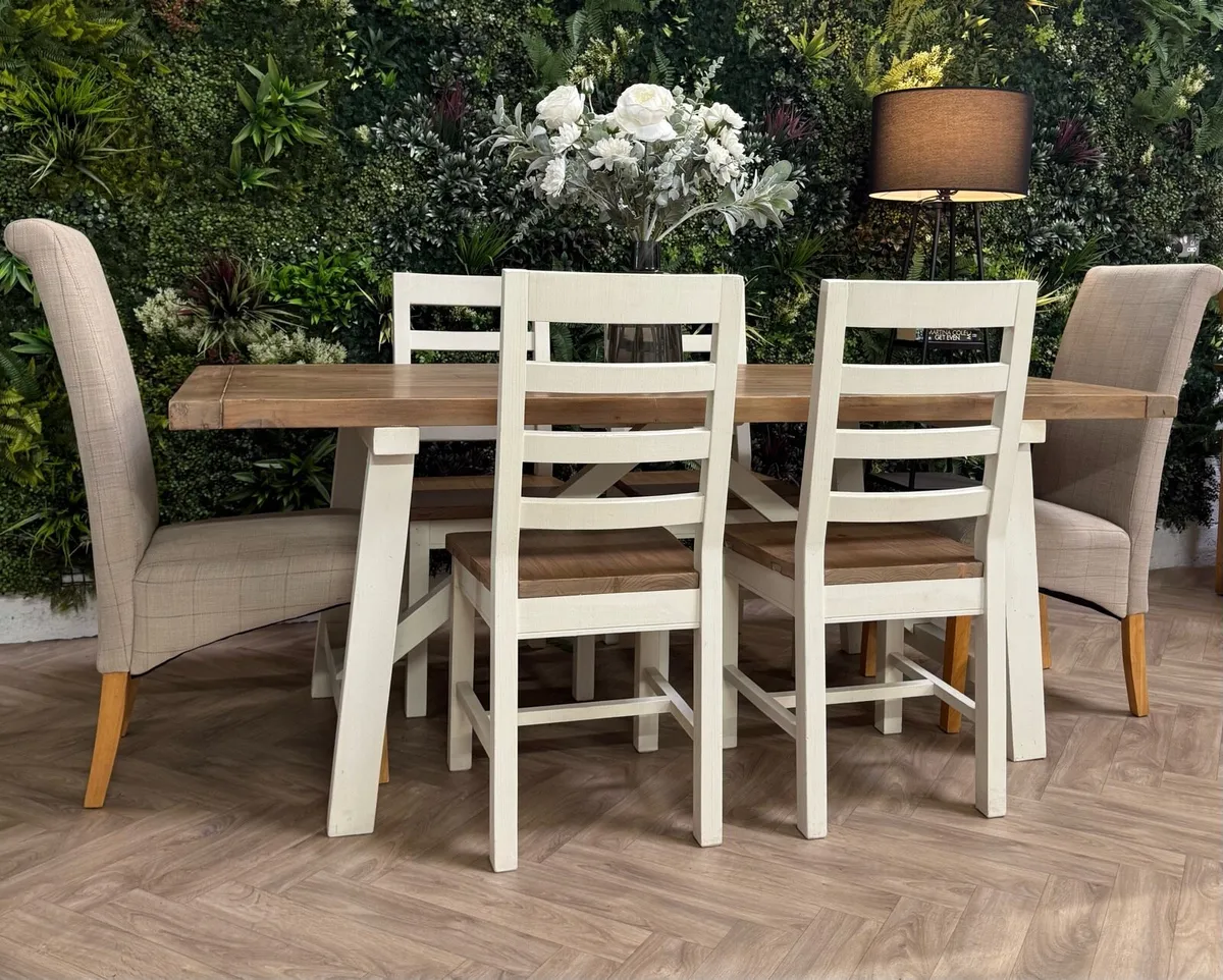 Rustic style kitchen table & 6 chairs - Image 3