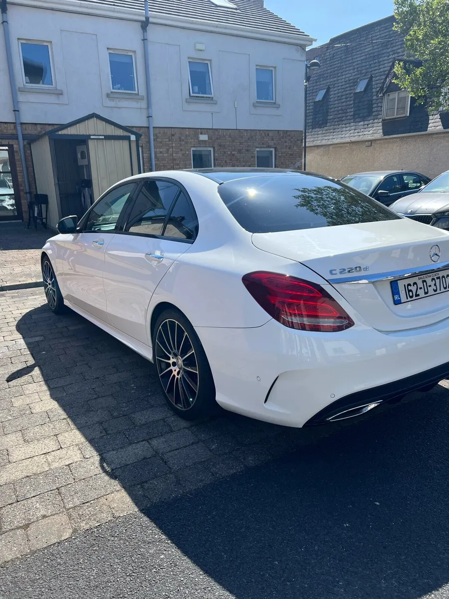 Mercedes Benz C220d Premium Plus - Image 2