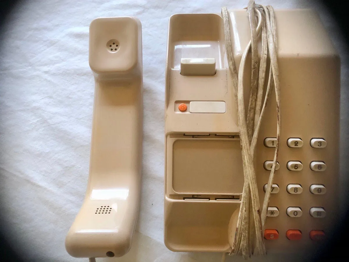 Retro Phones - Image 4