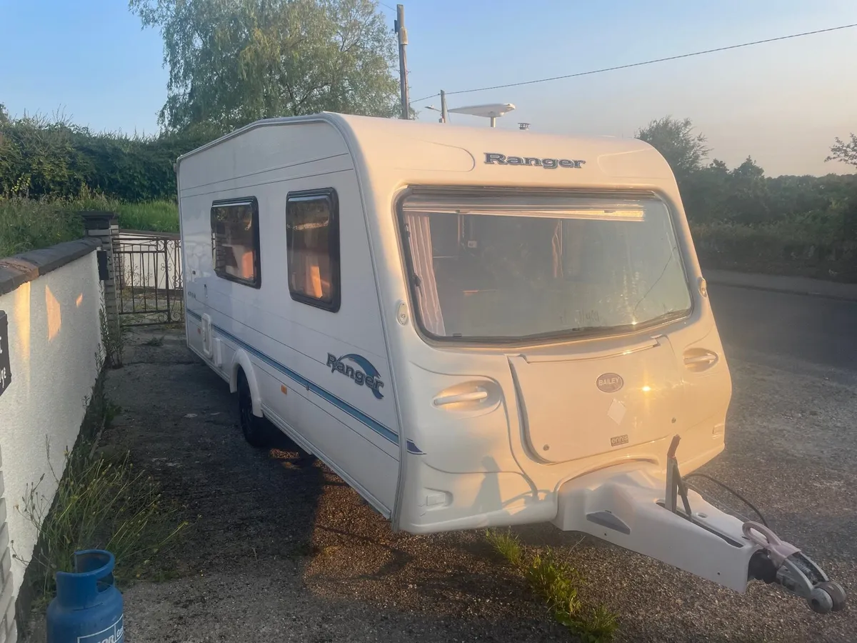 4 birth Caravan - Image 2