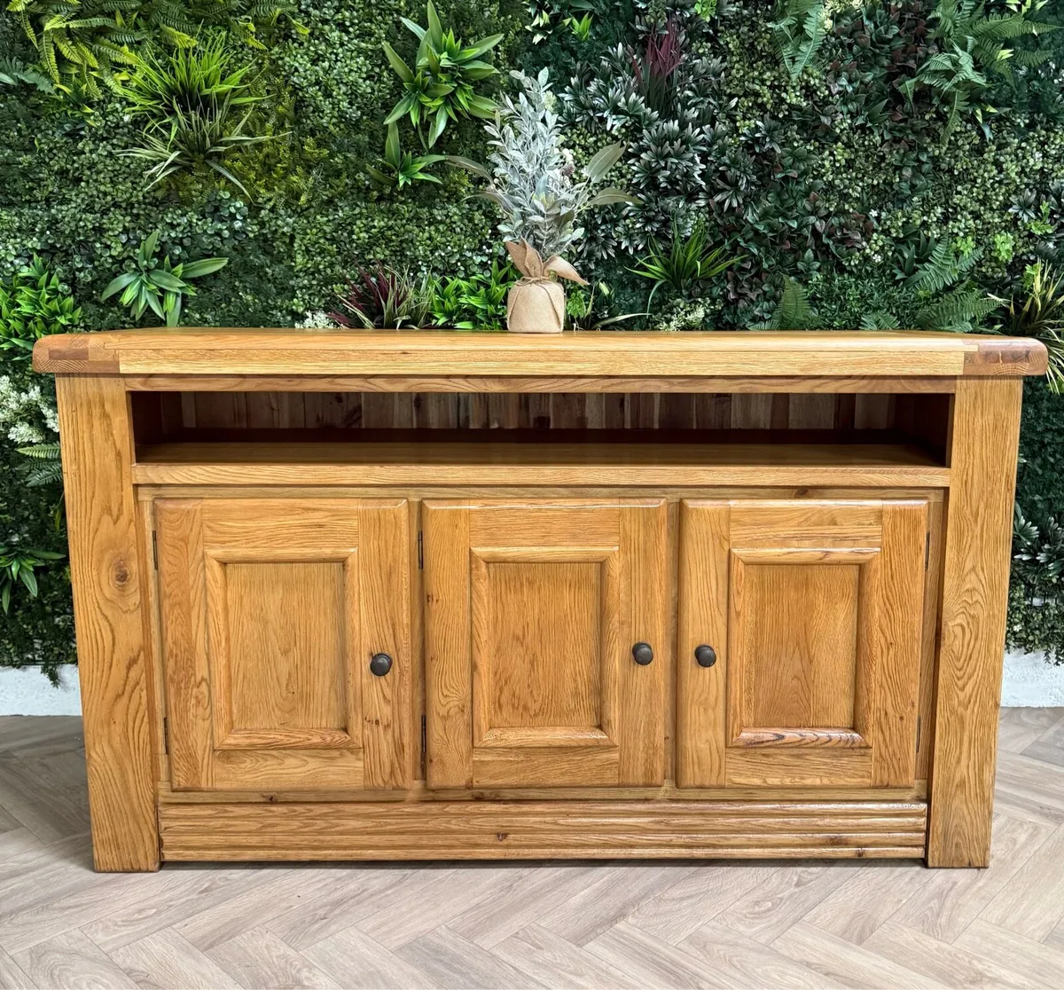 Large Solid oak sideboard - Image 2