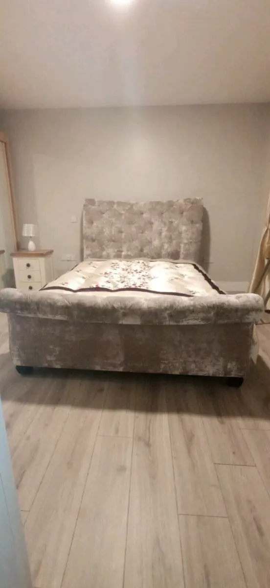 King size bed frame - Image 4