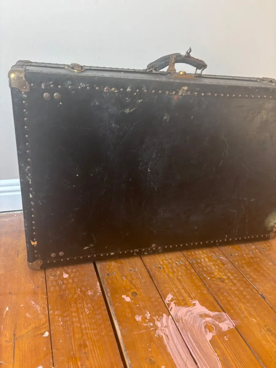 Vintage suitcase - Image 1
