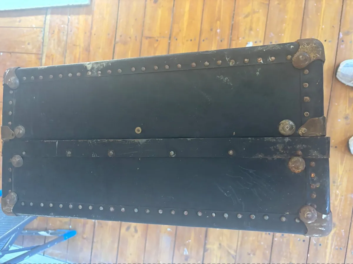 Vintage suitcase - Image 2