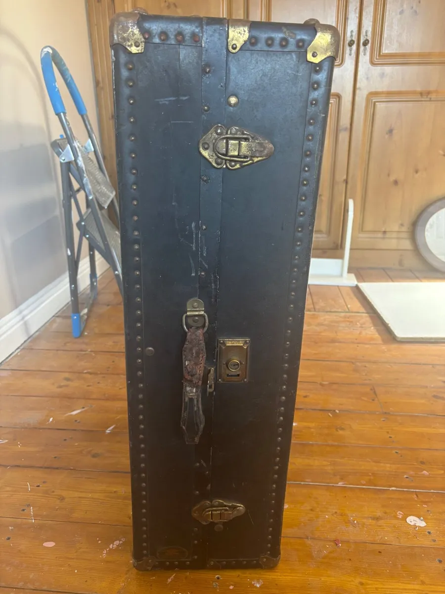 Vintage suitcase - Image 4