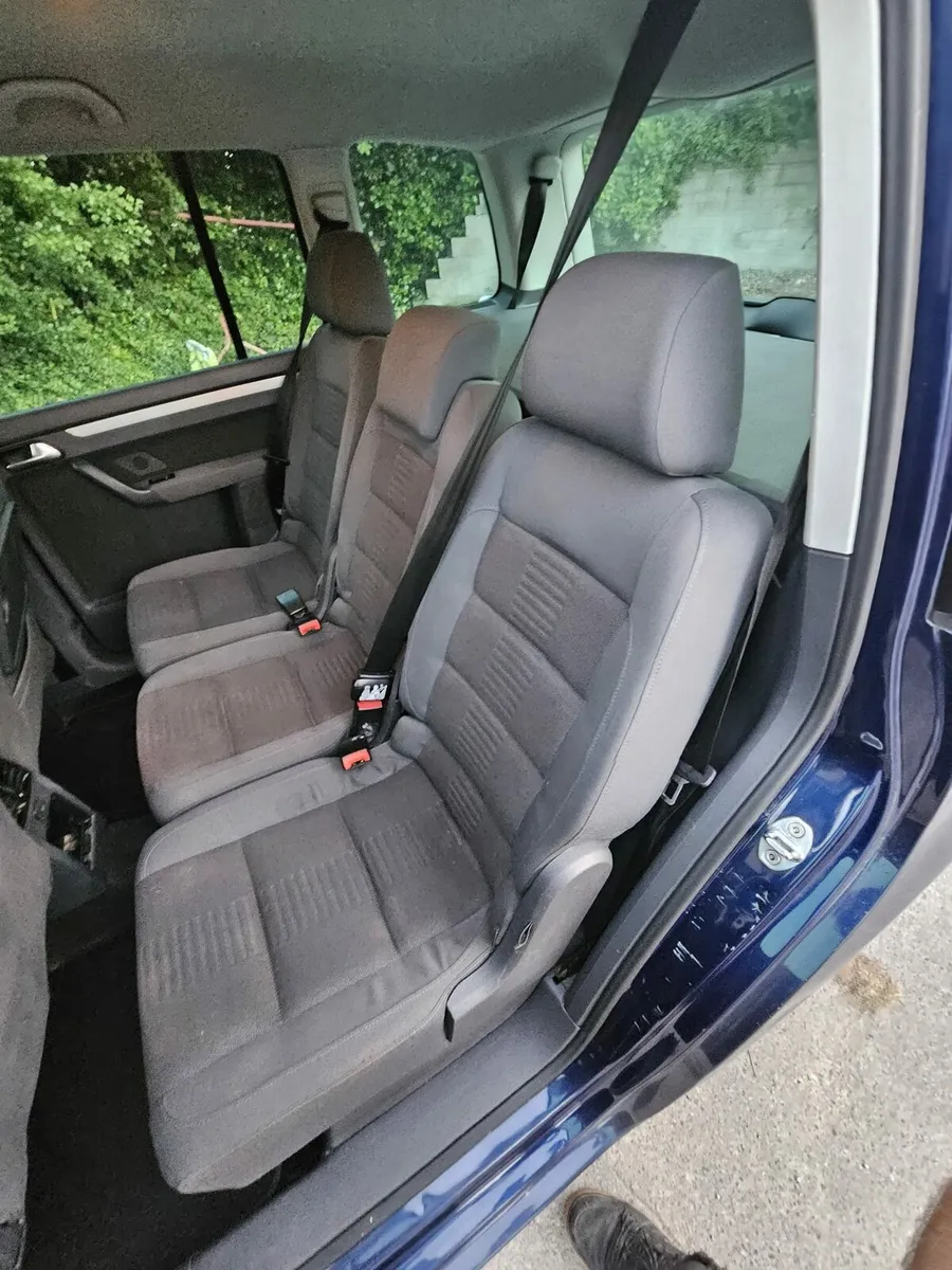 Automatic tdi vw touran 7 seater €2650 no offers - Image 2