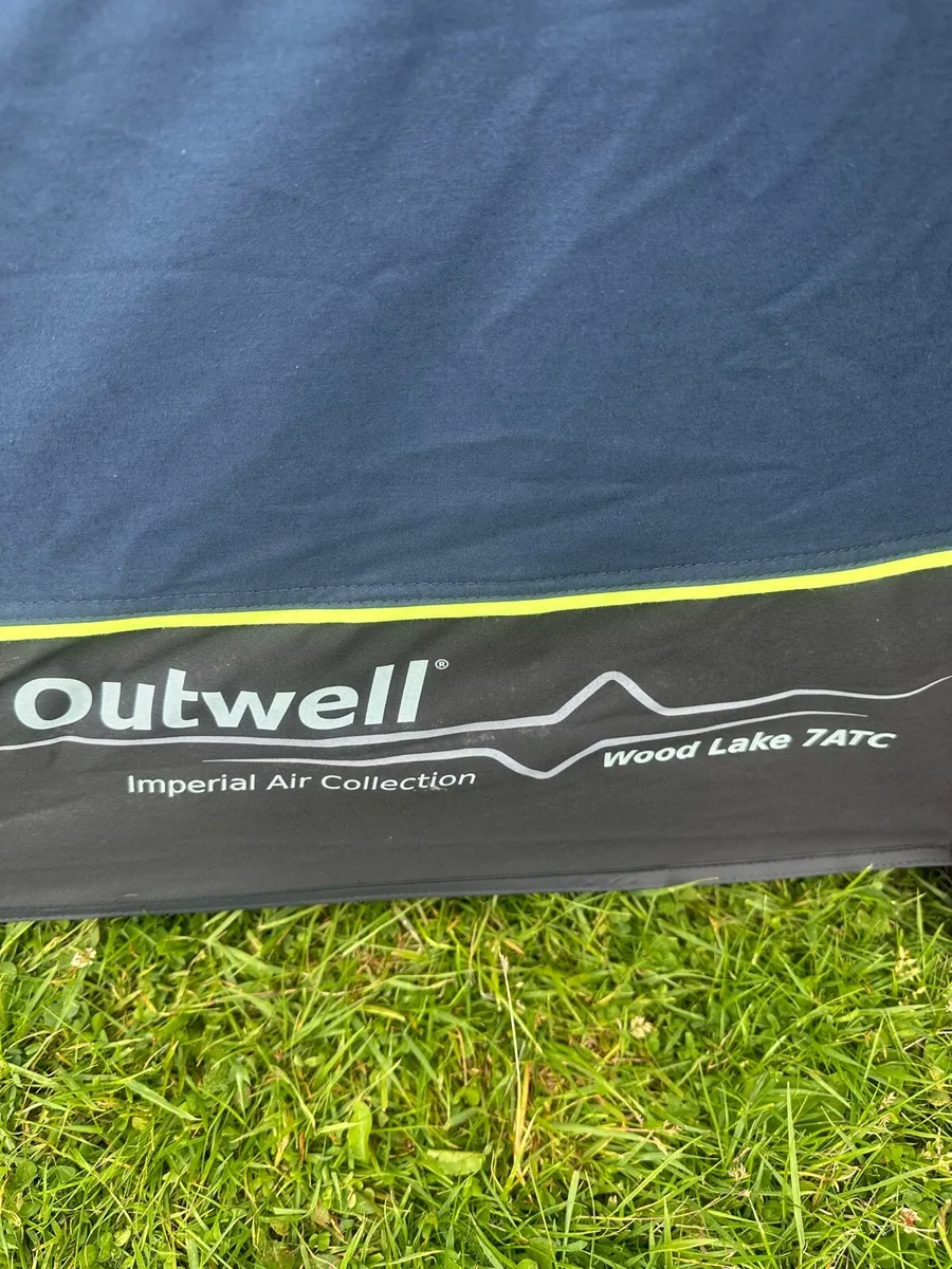 Tent - Image 4