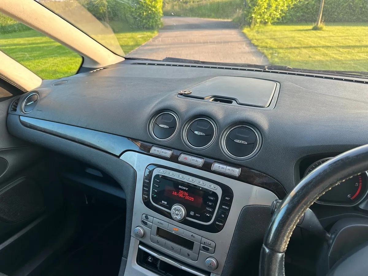 09 Ford Galaxy - Image 2