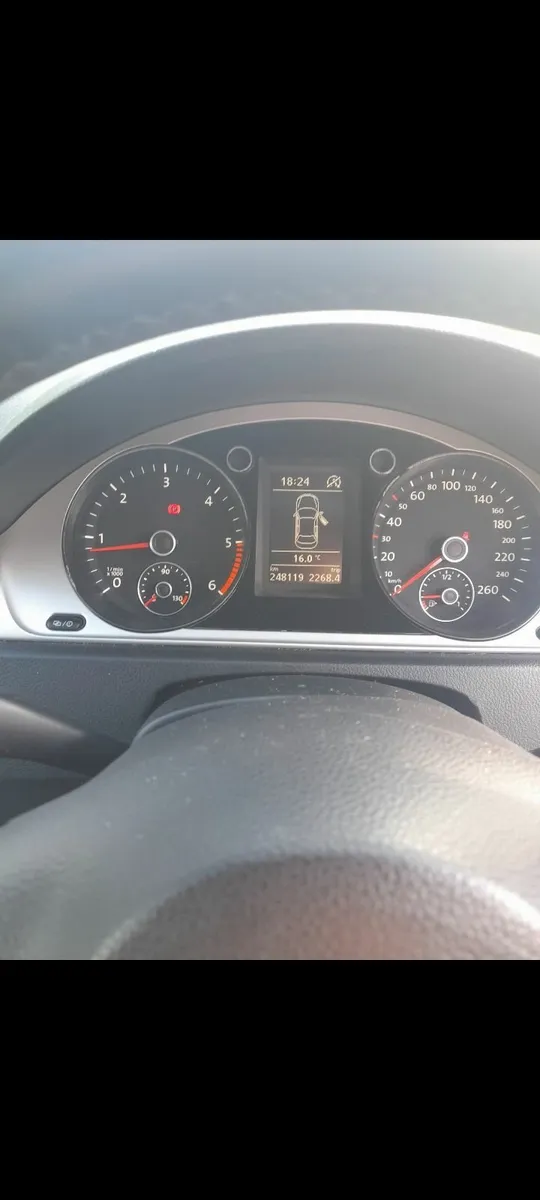 Volkswagen Passat 2012 - Image 4