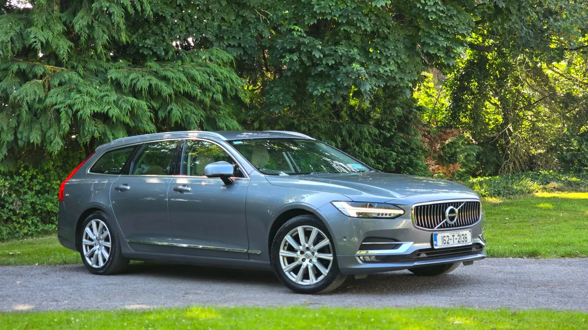 2016 Volvo V90 2.0 D4 190BHP INSCRIPTION - Image 2