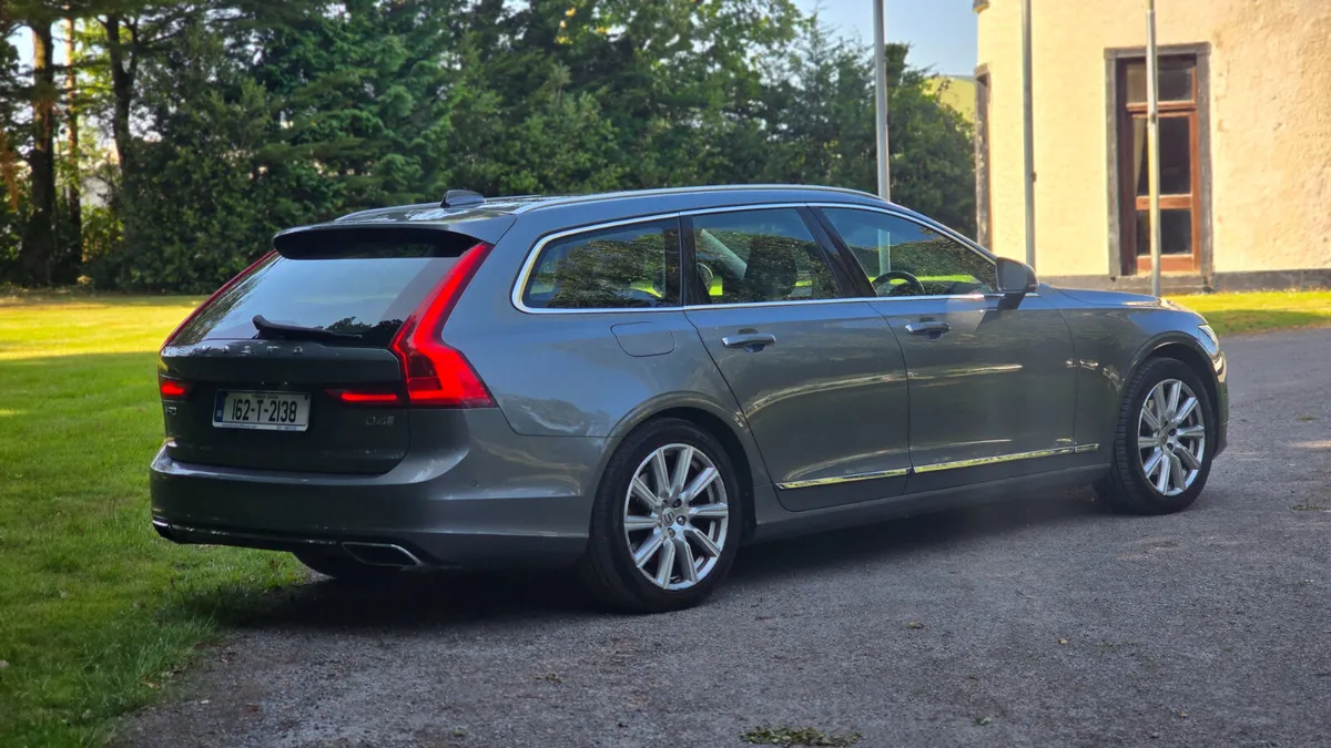 2016 Volvo V90 2.0 D4 190BHP INSCRIPTION - Image 4