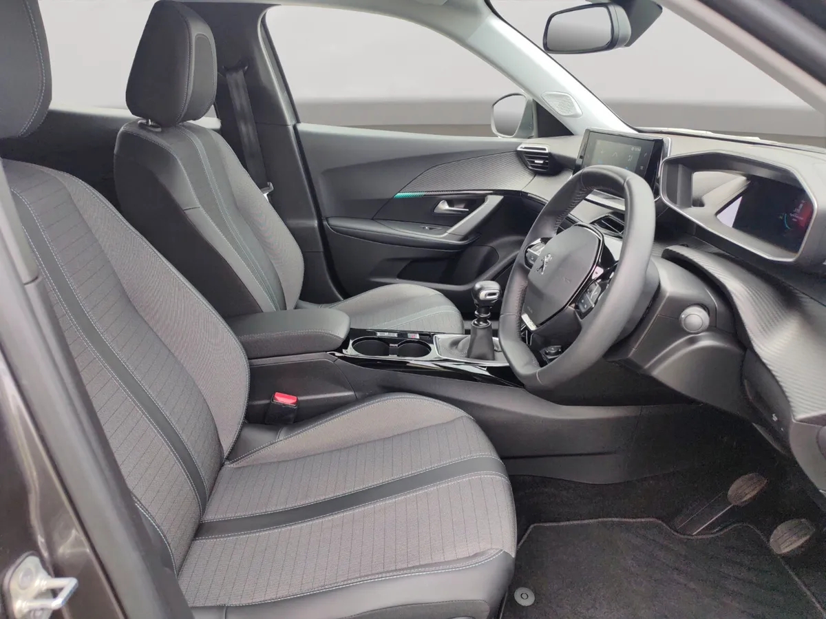 Peugeot 2008 1.2 Allure - Image 3