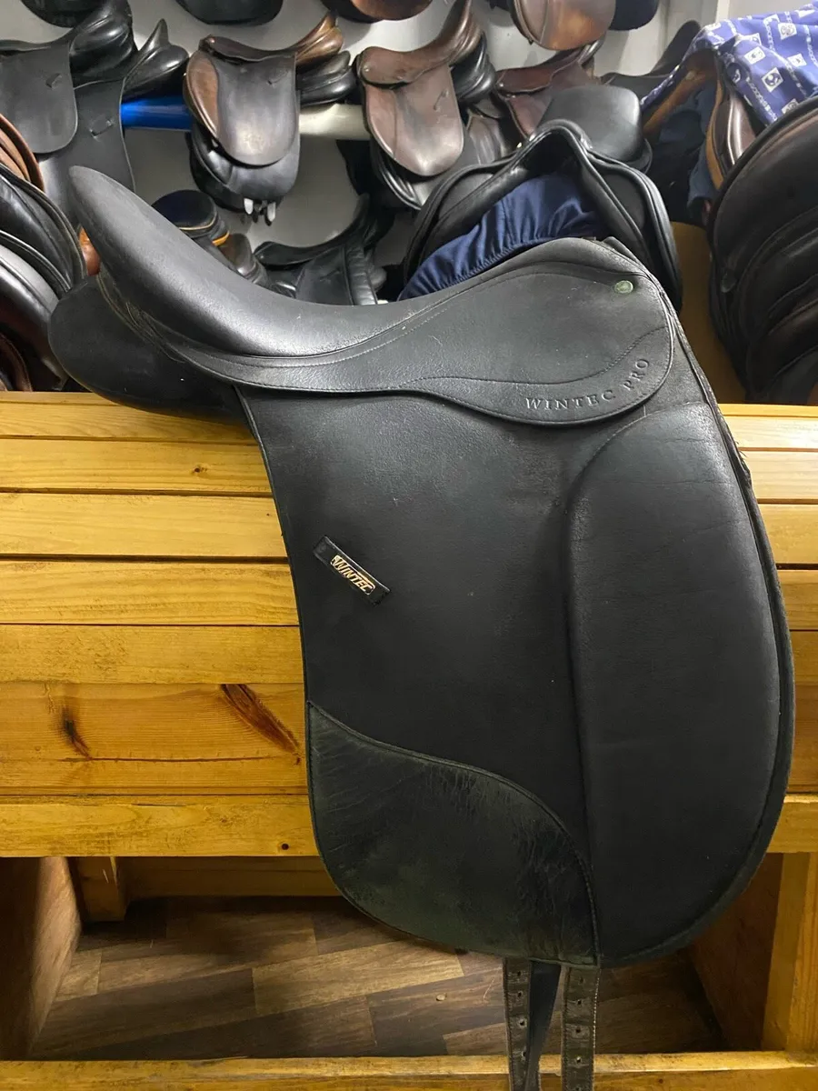 16.5” Wintec black adjustable saddle dressage - Image 1