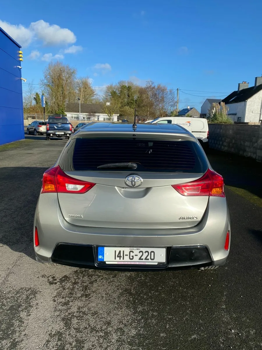 Toyota Auris 2014 - Image 4