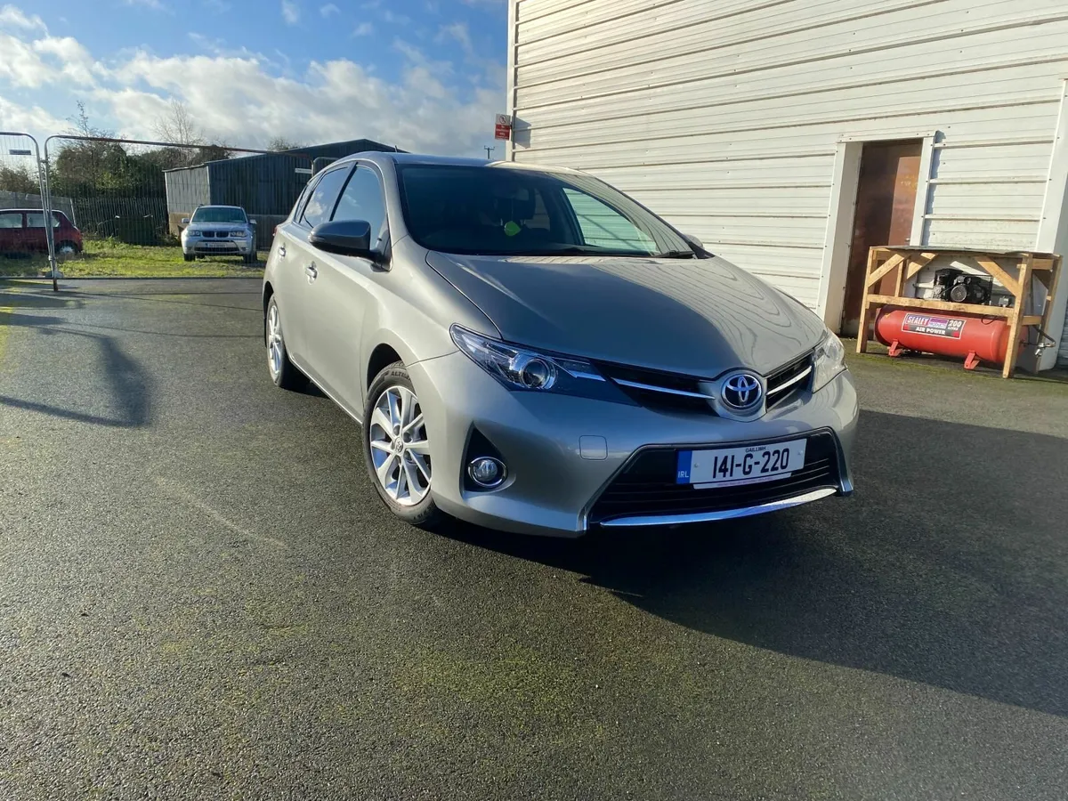 Toyota Auris 2014 - Image 1