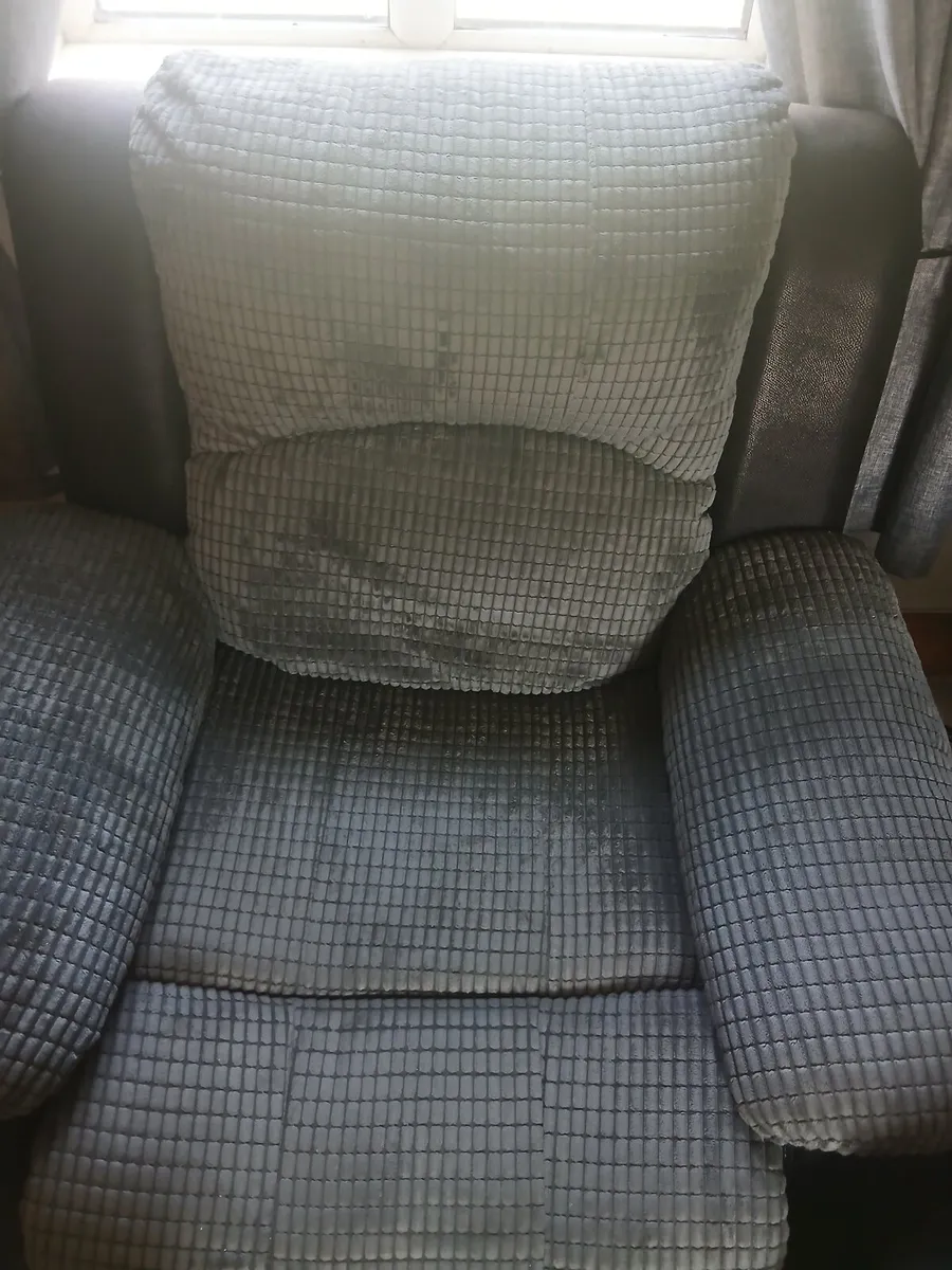 Three seater an arm chair - Image 2