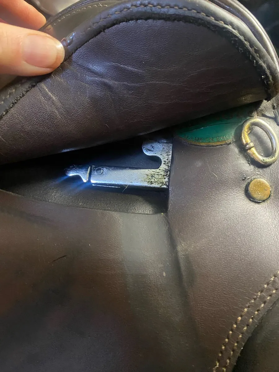 Manor TB narrow Leather saddle - Image 2