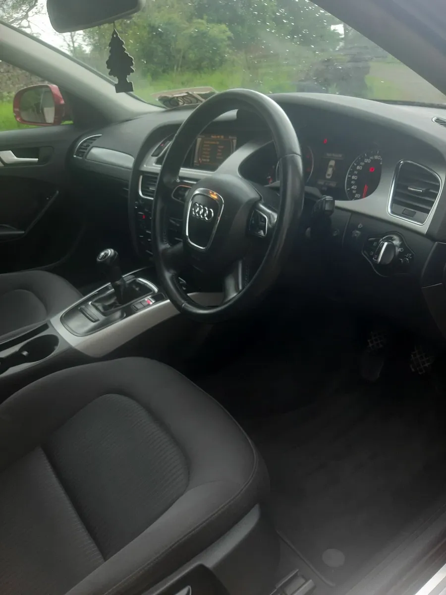 Audi A4 2011 - Image 4