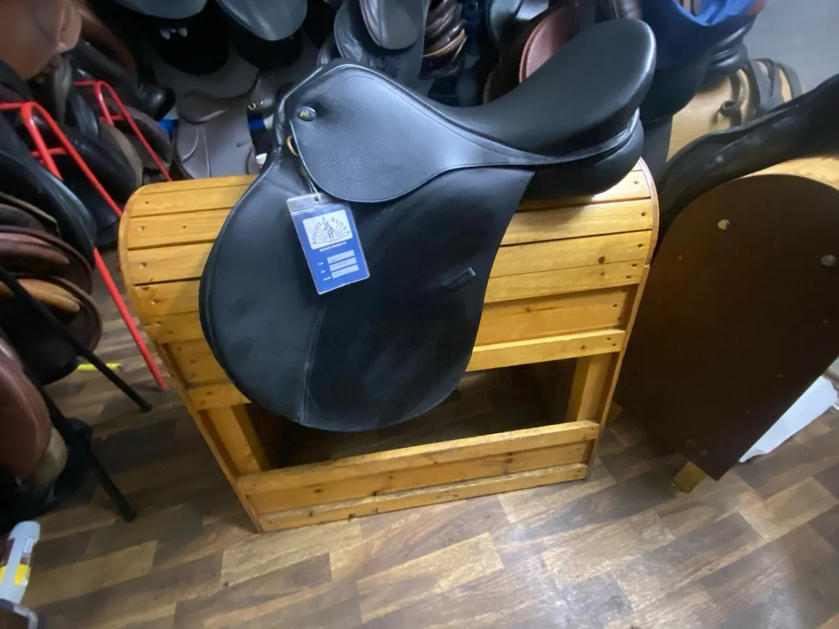 NEW knightrider Leather saddle - Image 1