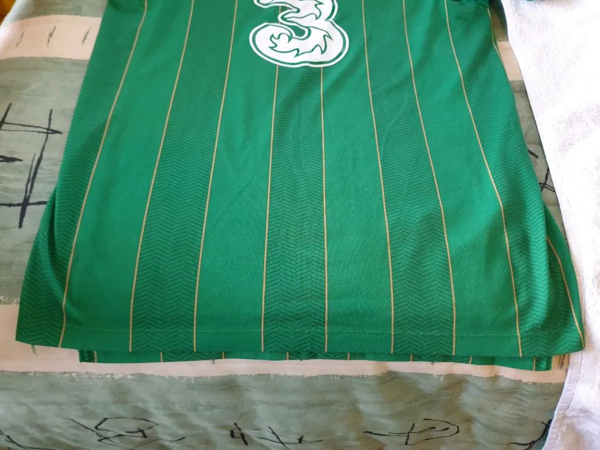 Ireland Football Home Jersey 2011 to 2012 Small - Image 3