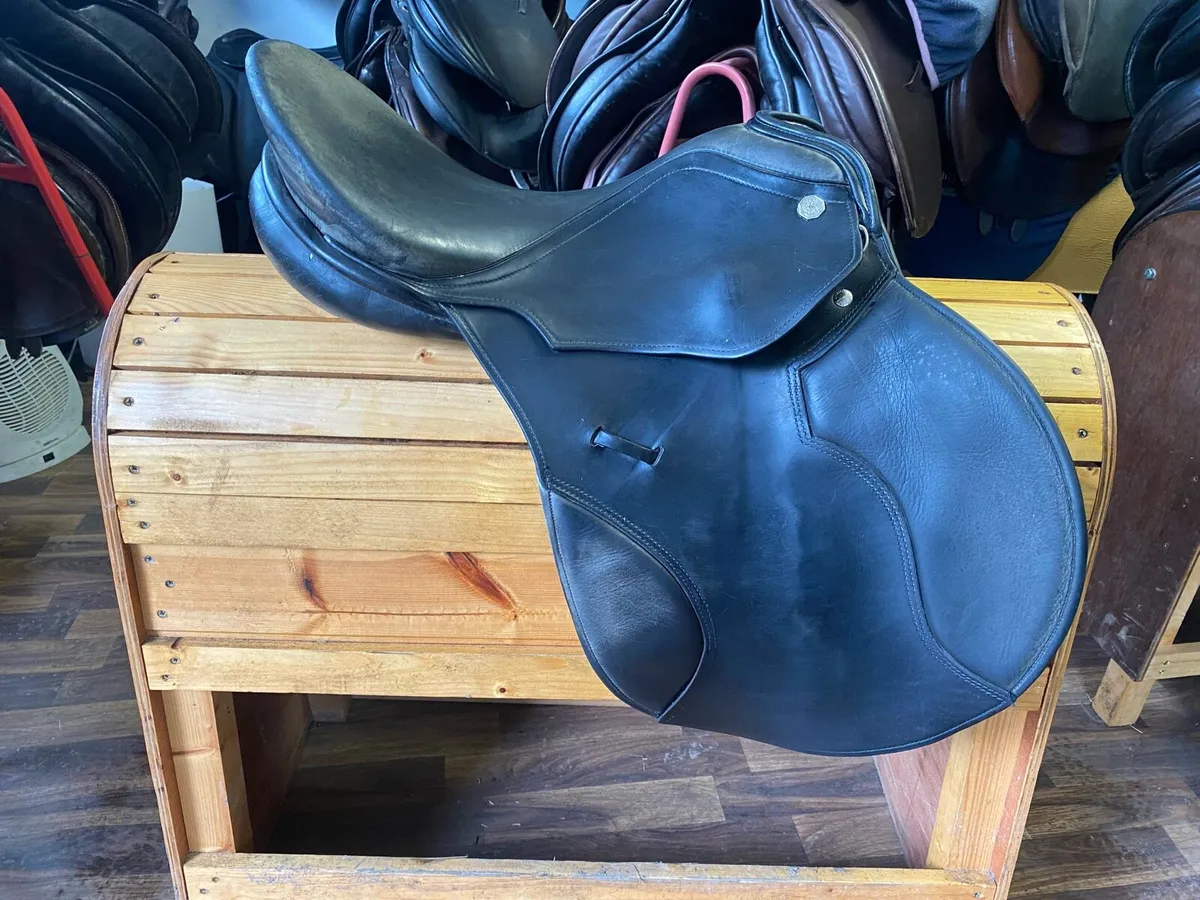 17” ludger Beerbaum Kieffer jump saddle - Image 1