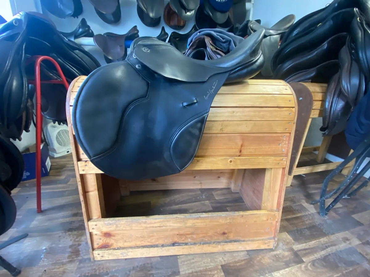 17” ludger Beerbaum Kieffer jump saddle - Image 2