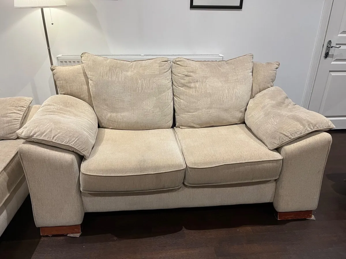 Couches for Free - Image 4