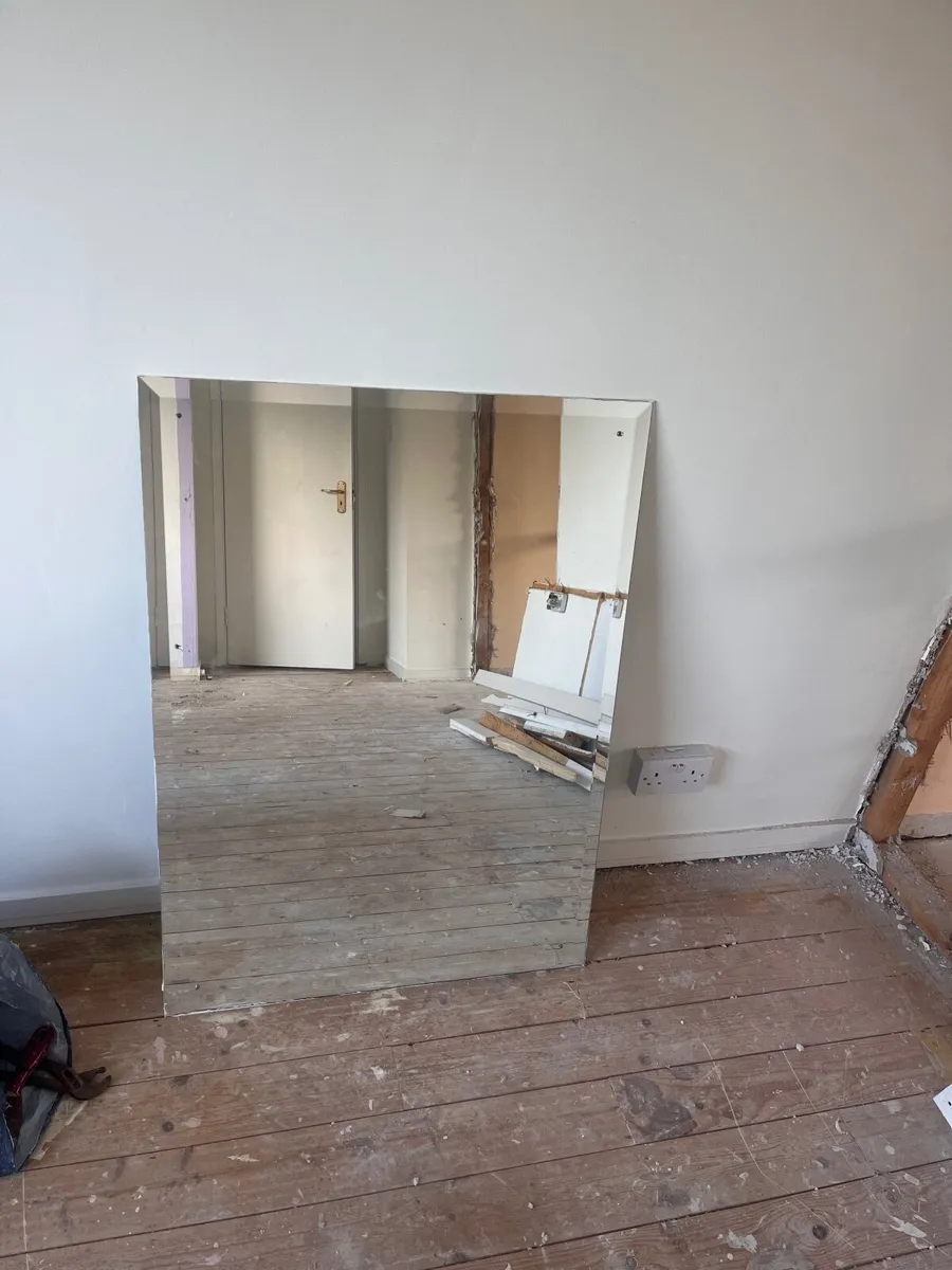 Mirror perfect condition - Image 1