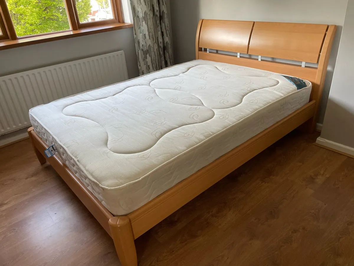 Double bed - Image 1