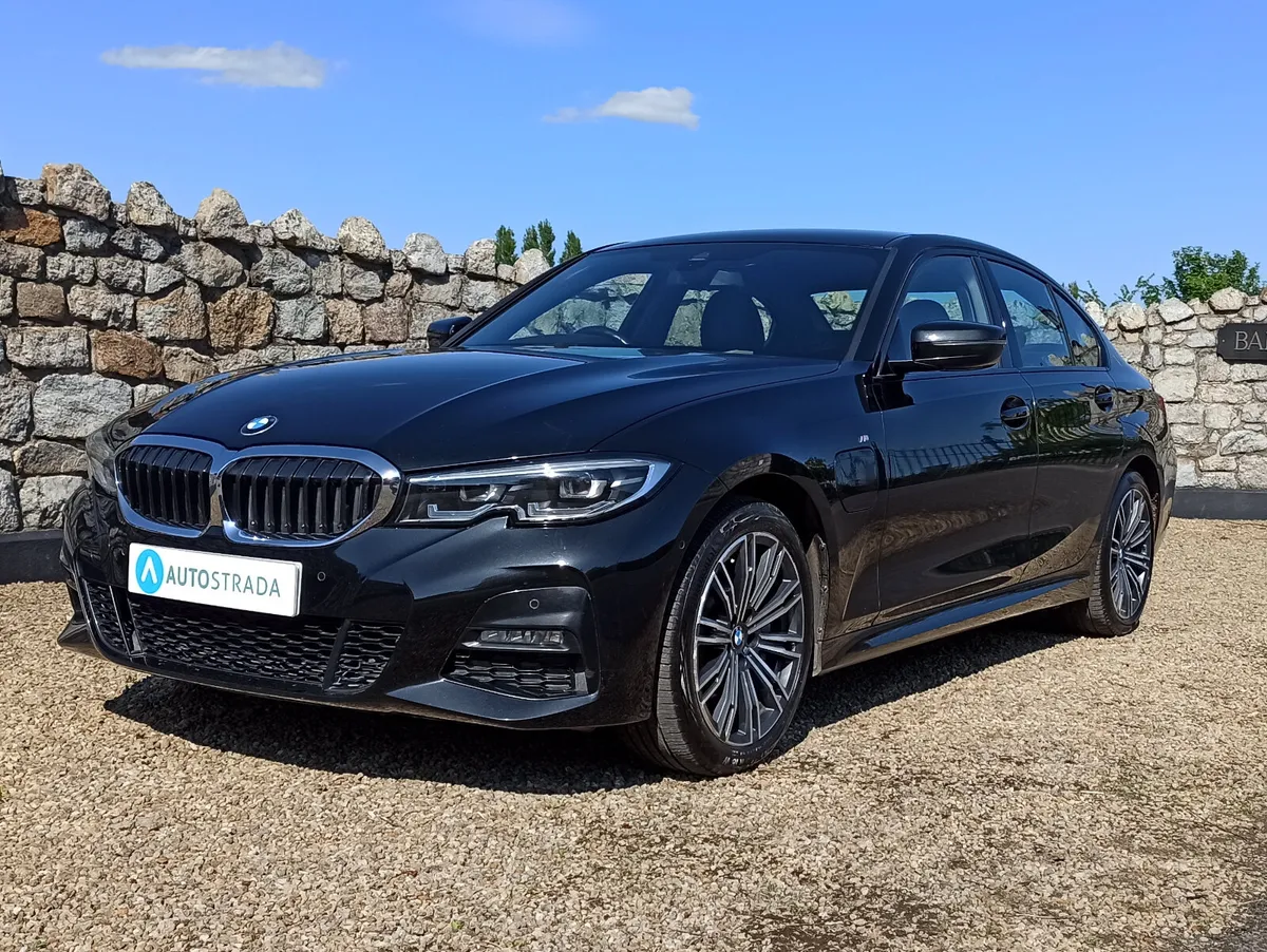 211 BMW 330e M-Sport Plugin Hybrid• Black Sapphire - Image 3